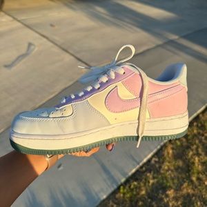 Color changing Nike Air Force 1